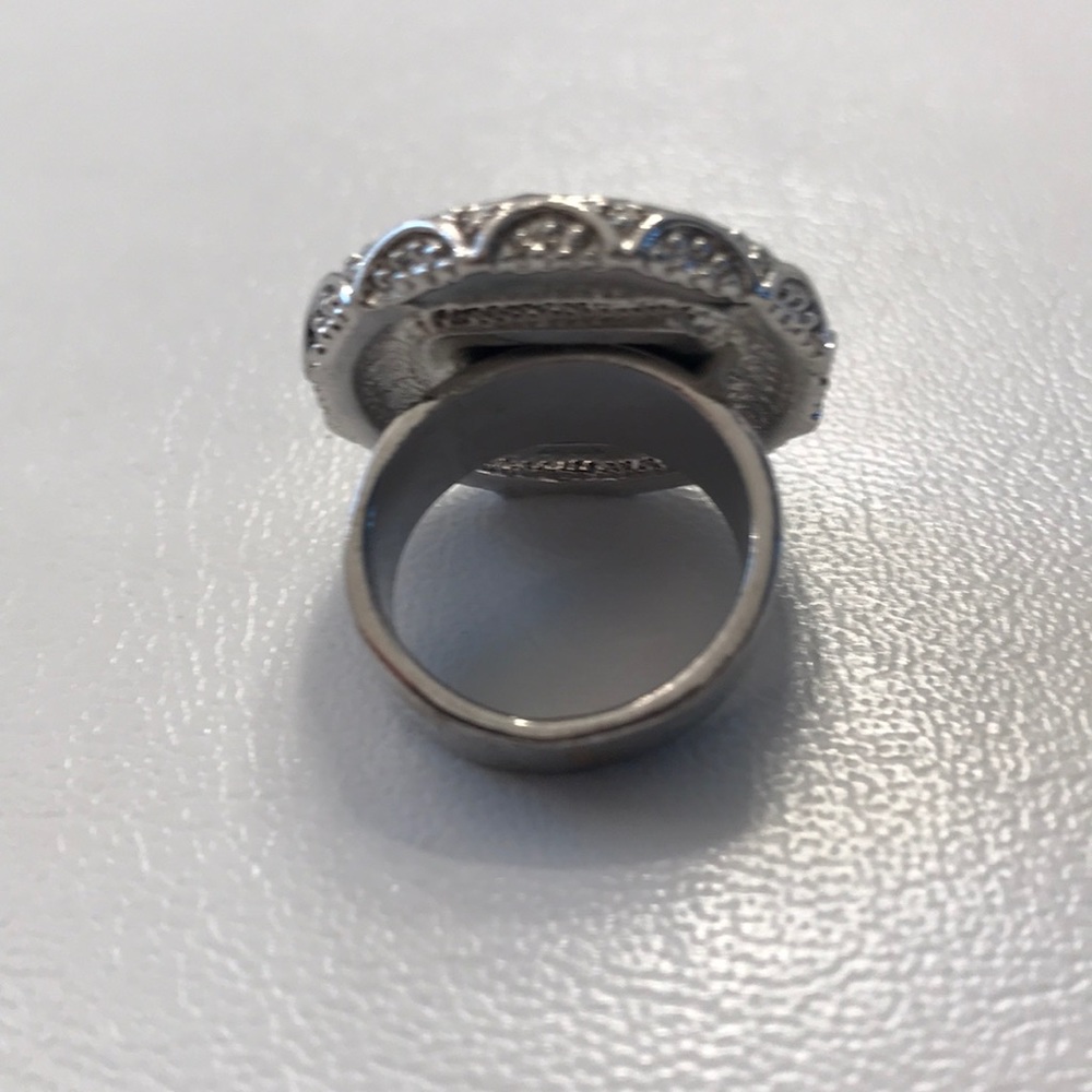 Statement Ring - Picture 5 of 5